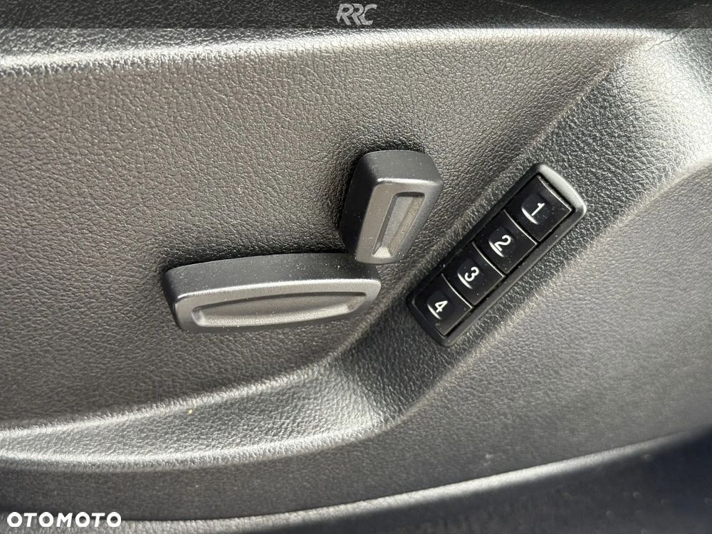 Ford S-Max 2.2 TDCi DPF Titanium - 31