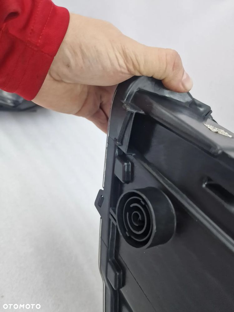 SEAT ATECA 576 16- PRAWA ZWYKŁA LAMPA PRZEDNIA PRZÓD + LED , NR 576941006A , NR AUKCJI LA253 - 18