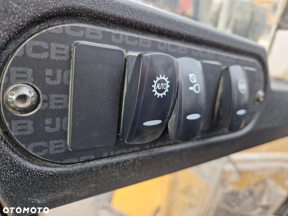 JCB 427HT - 21
