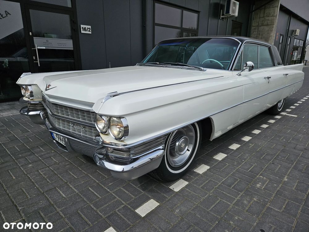 Cadillac Deville - 8