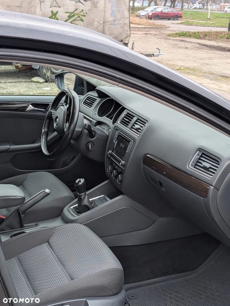 Volkswagen Jetta 1.4 TSI BMT Comfortline - 18