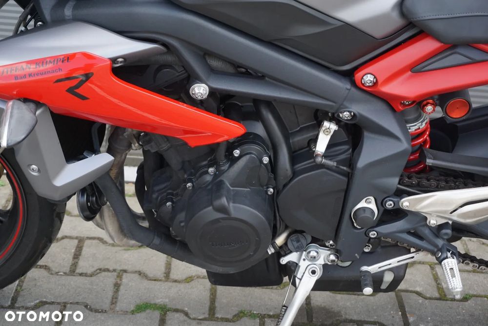 Triumph Street Triple - 23