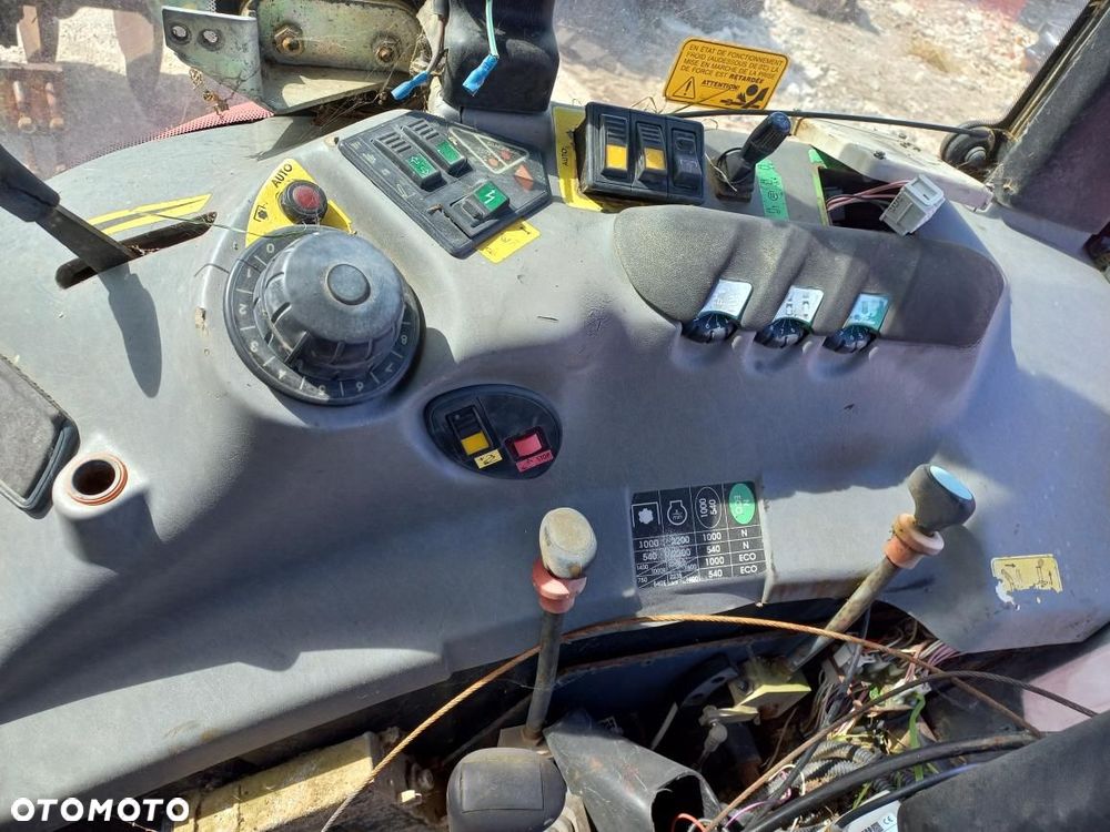 Kabina CASE CS drzwi,sterownik,komputer,błotniki,licznik,ehr,wiązka elektryczna,tapicerka,plastiki,oritrol,pompki hamulcowe,przełączniki,150 G 8005,WENTYLATOR,NAWIEWY,DACH - 4