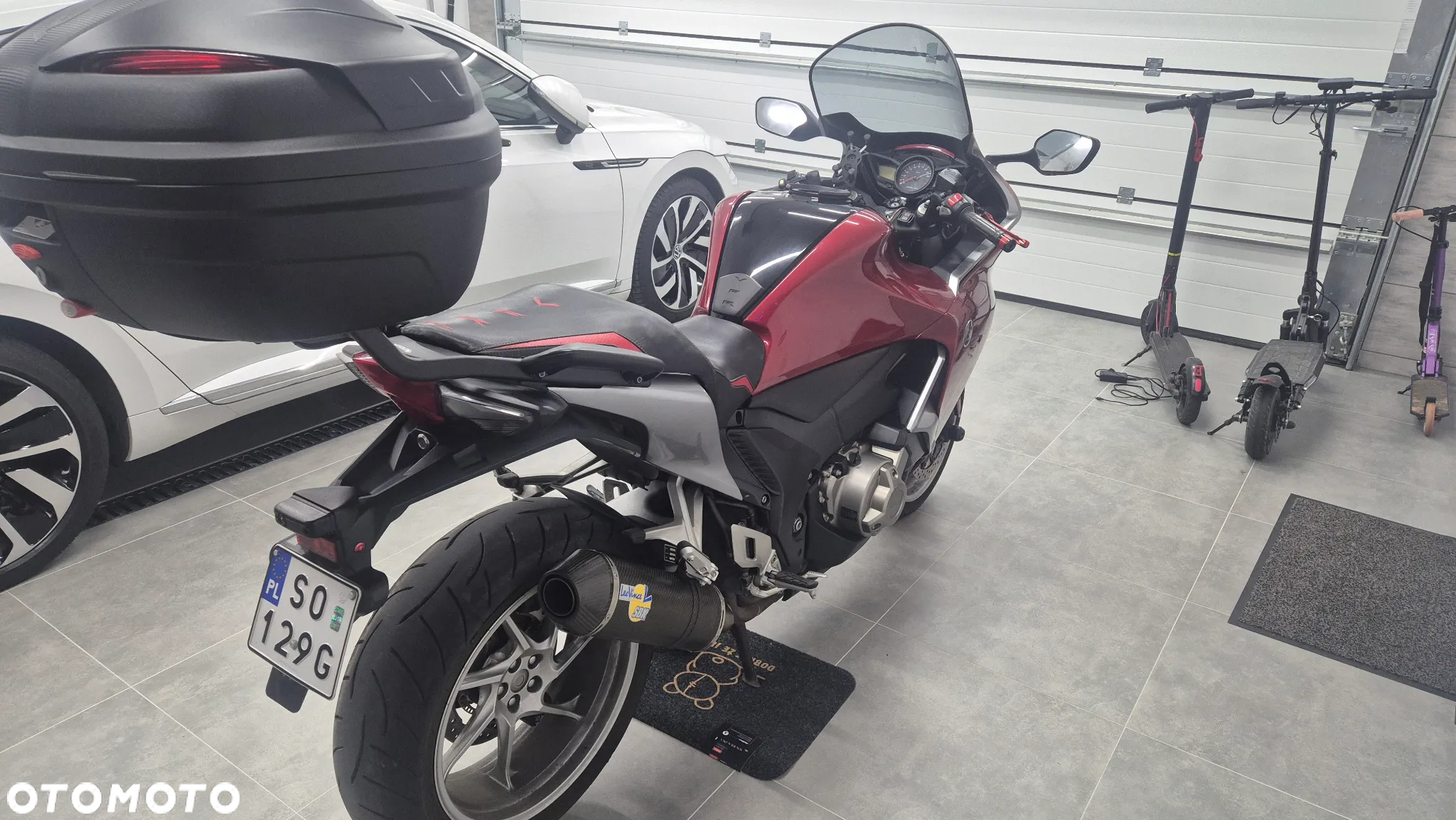 Honda VFR - 8