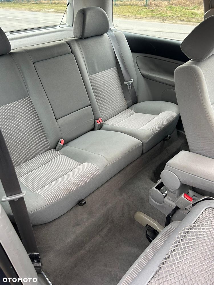 Volkswagen Golf - 8