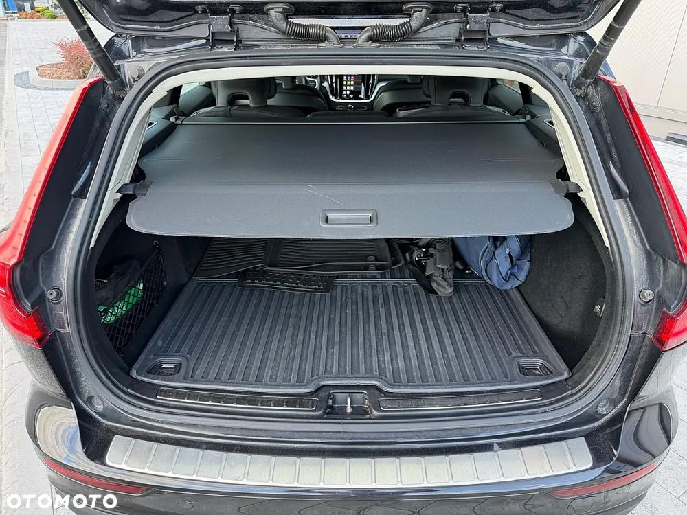 Volvo V60 B3 B Plus Dark - 24