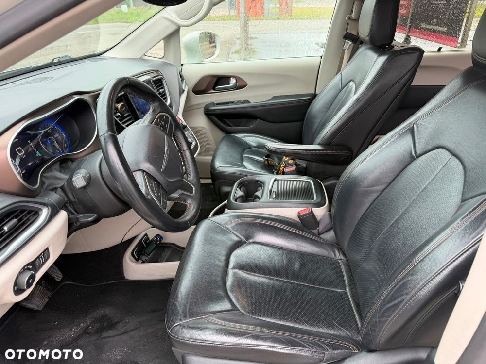 Chrysler Pacifica - 9