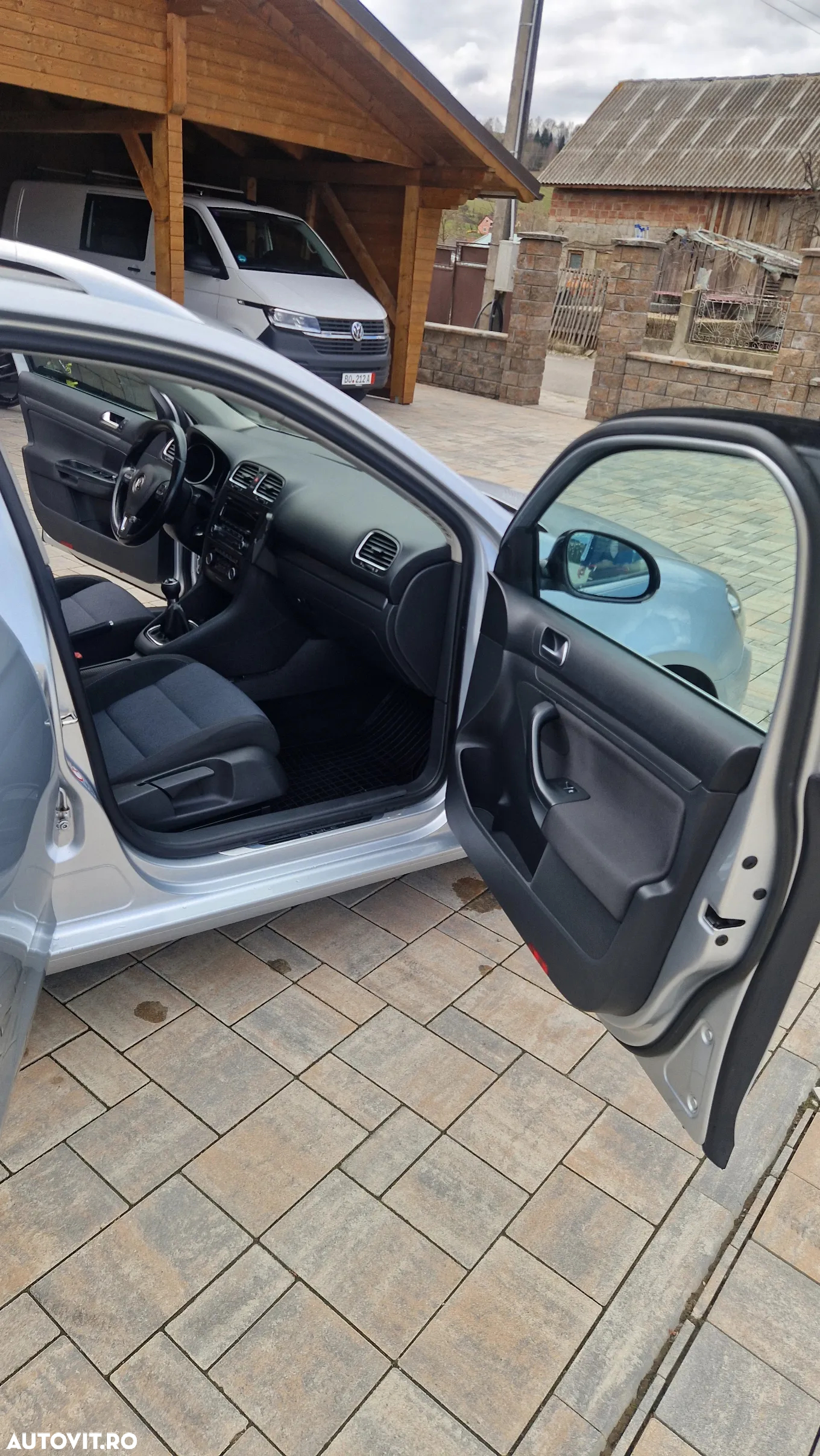 Volkswagen Golf 2.0 TDI DPF Style - 11