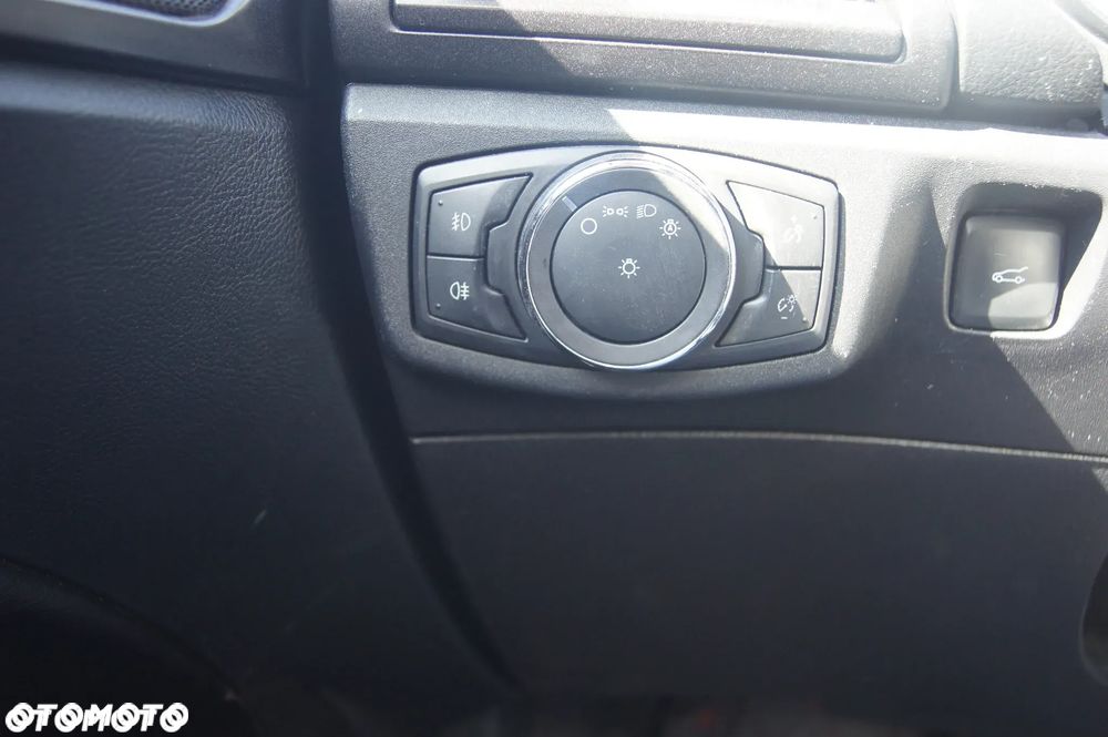 Ford Fusion - 11