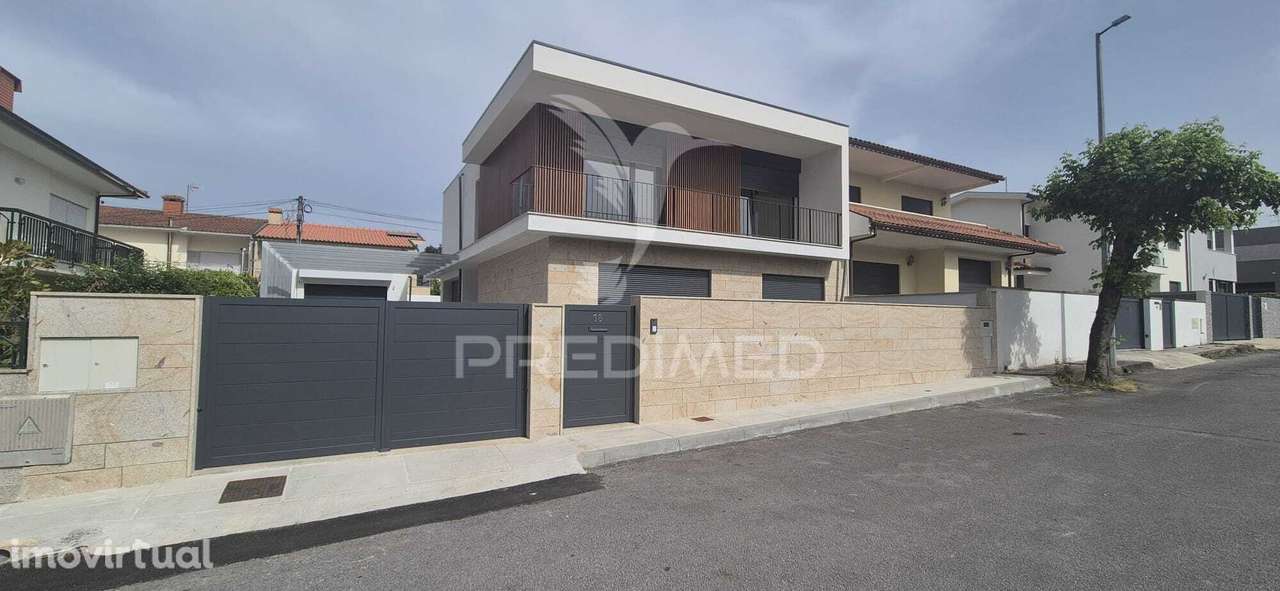 Moradia T4 em Palmeira - Grande imagem: 2/40