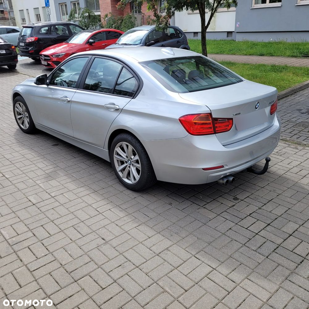 BMW Seria 3 328i xDrive - 3