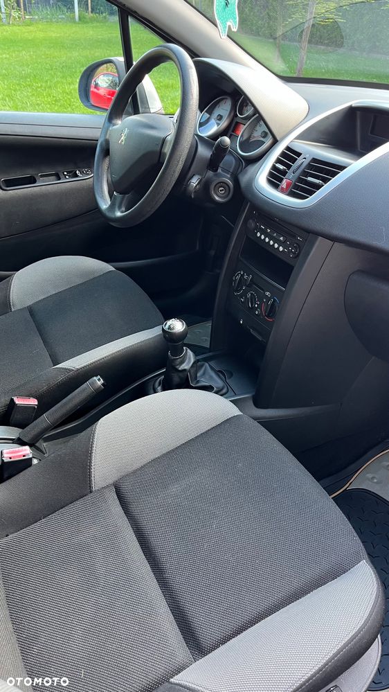 Peugeot 207 1.4 16V Presence - 11