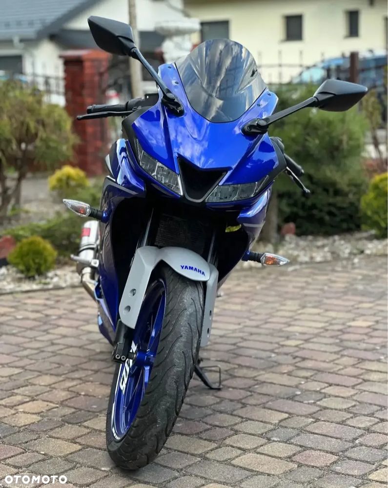Yamaha YZF - 4