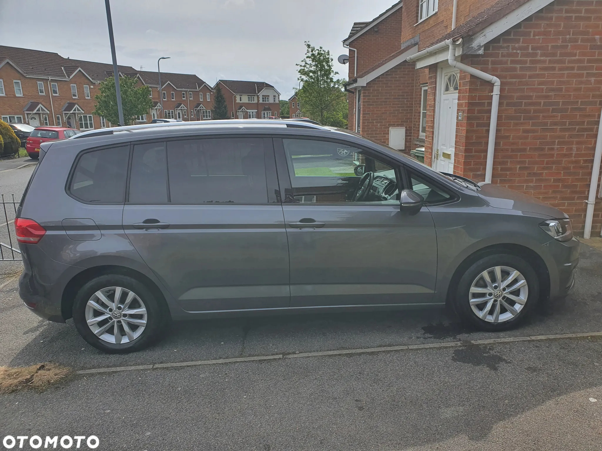 Volkswagen Touran - 8
