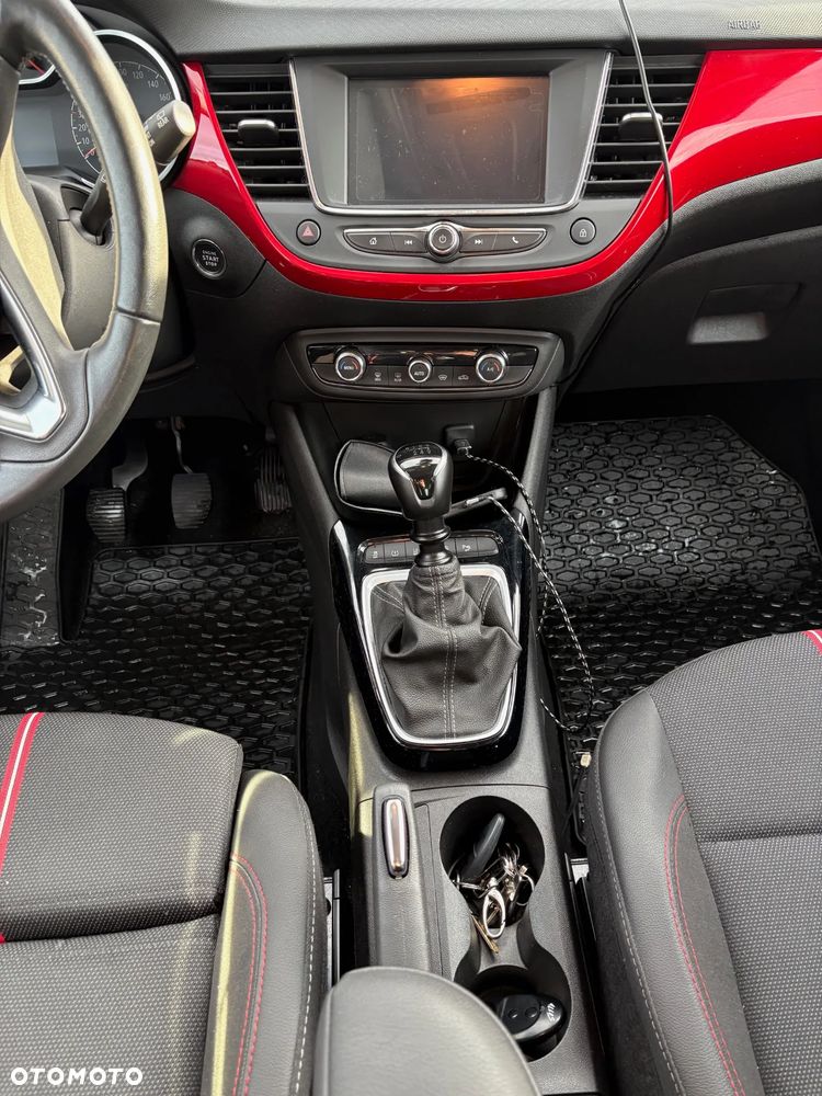 Opel Crossland X - 12