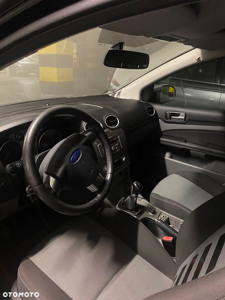 Ford Focus 1.6 Ambiente - 7