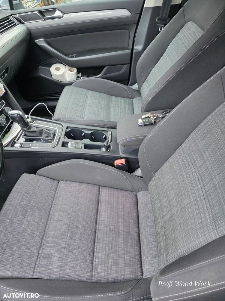 Volkswagen Passat Variant 2.0 TDI SCR DSG Business - 8