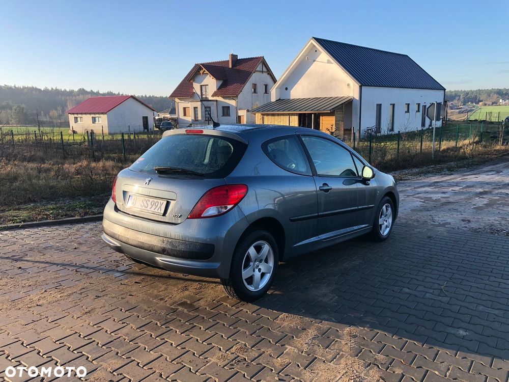 Peugeot 207 1.4 - 7