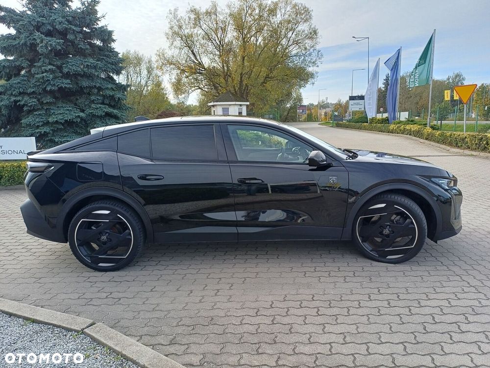 Peugeot 408 - 8
