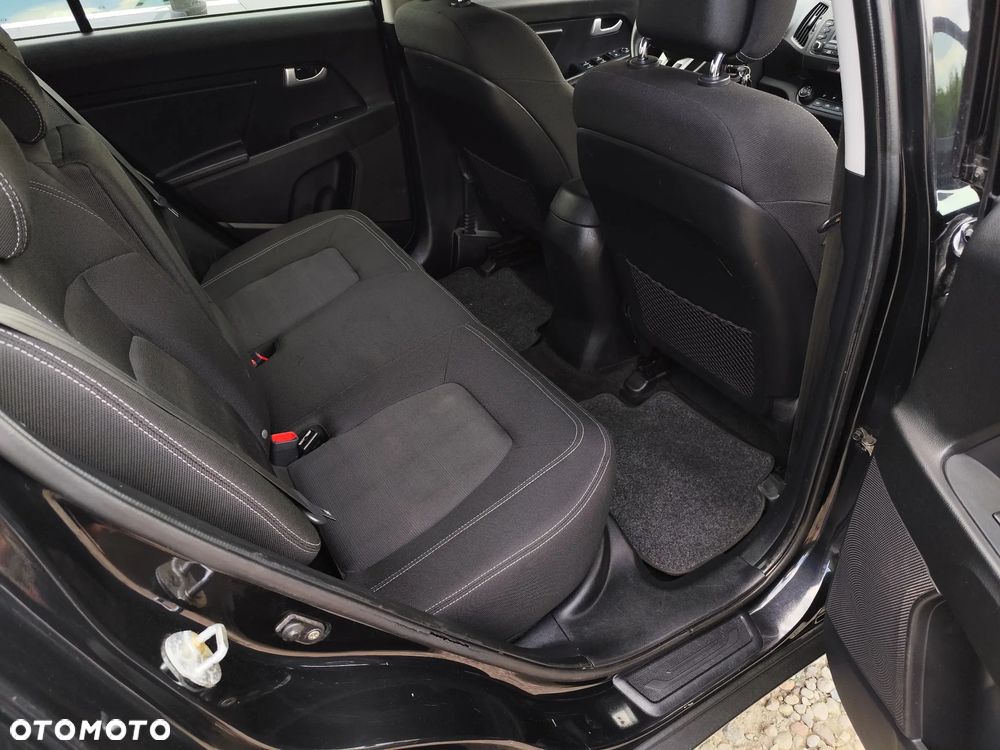 Kia Sportage 1.7 CRDI 2WD ISG Dream-Team Edition - 8