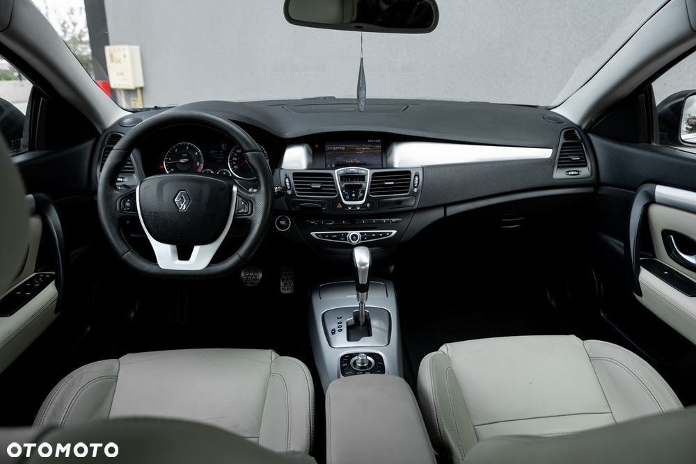 Renault Laguna V6 dCi 235 FAP GT - 35