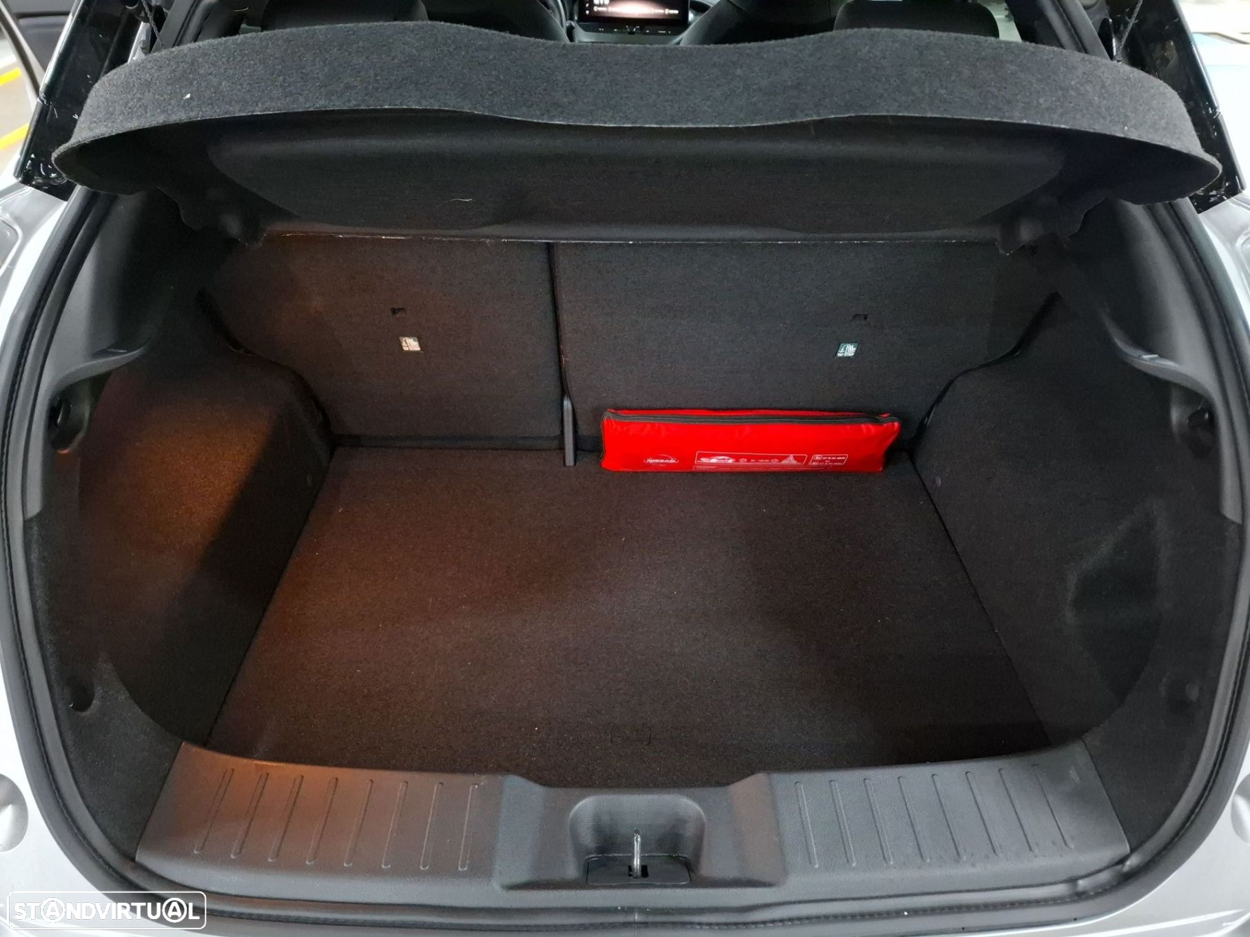 Nissan Juke 1.6 Hybrid N-Connecta Two Tone - 24