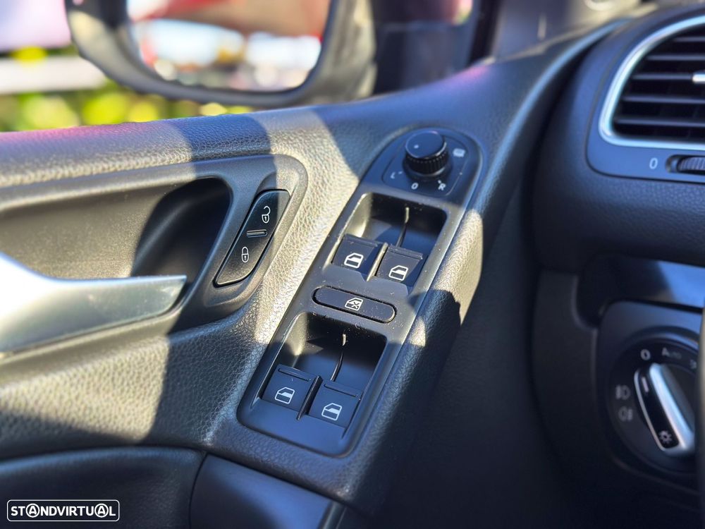 VW Golf 1.6 TDi Confortline - 15