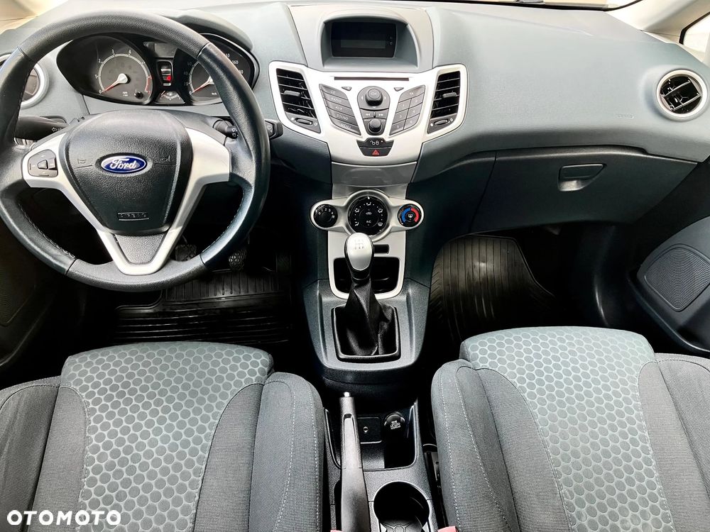 Ford Fiesta 1.6 Titanium - 19