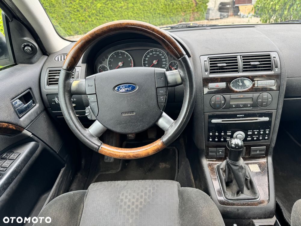 Ford Mondeo - 21