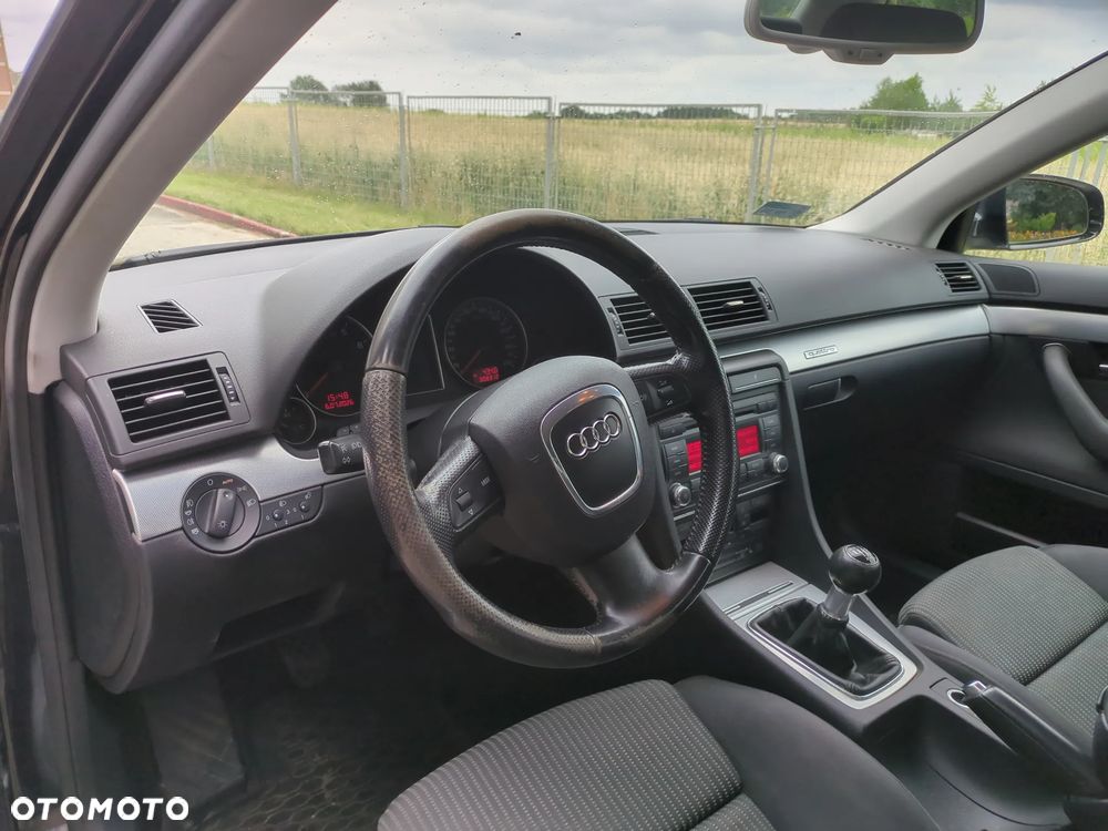 Audi A4 Limousine - 15