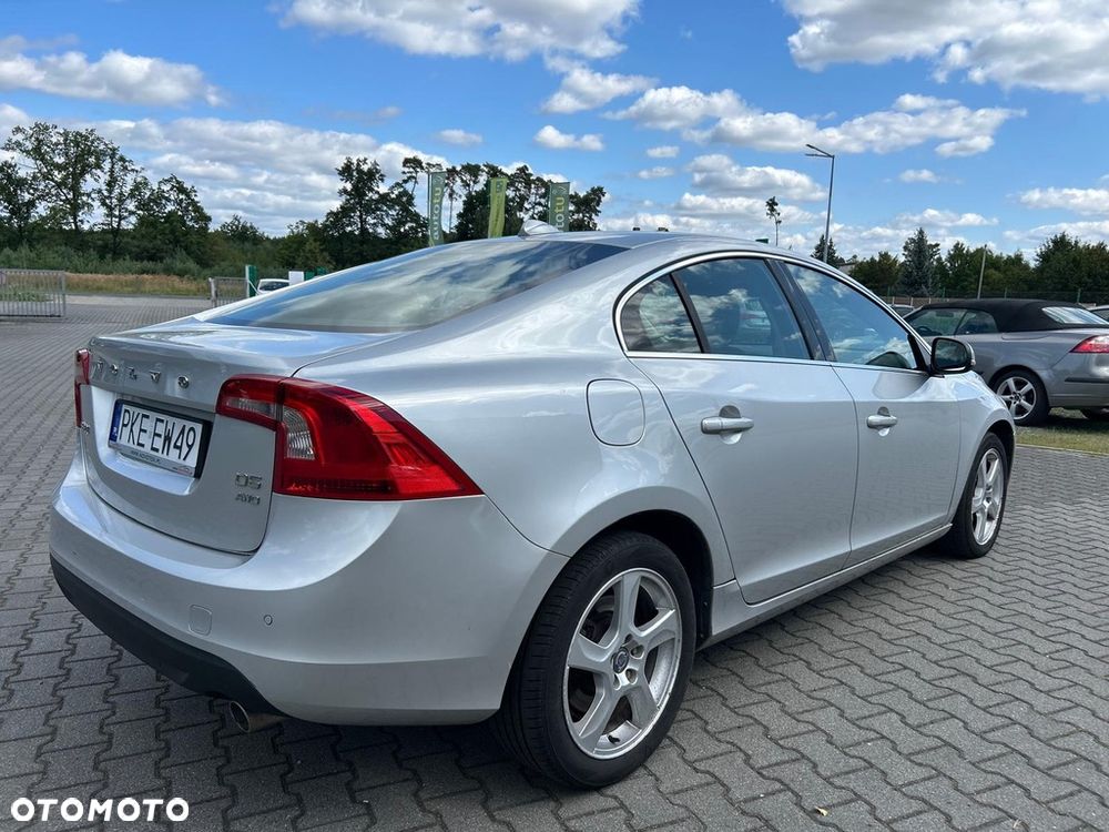 Volvo S60 D5 AWD Geartronic Summum - 2