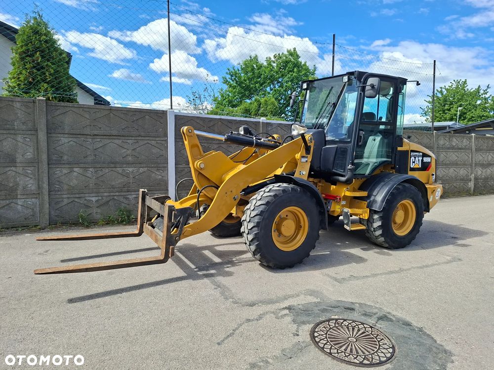 Caterpillar CAT 908 M - 1
