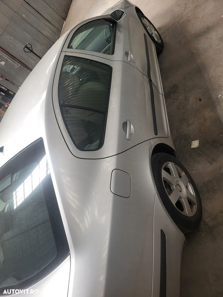 Skoda Octavia 1.6 FSI Classic - 10