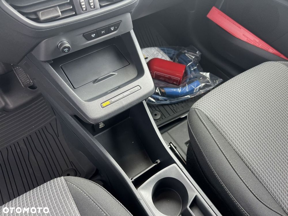 Ford Transit Courier - 15