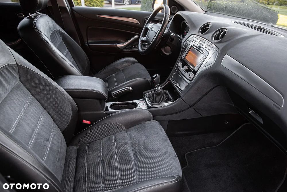 Ford Mondeo 2.5 Black Magic - 29