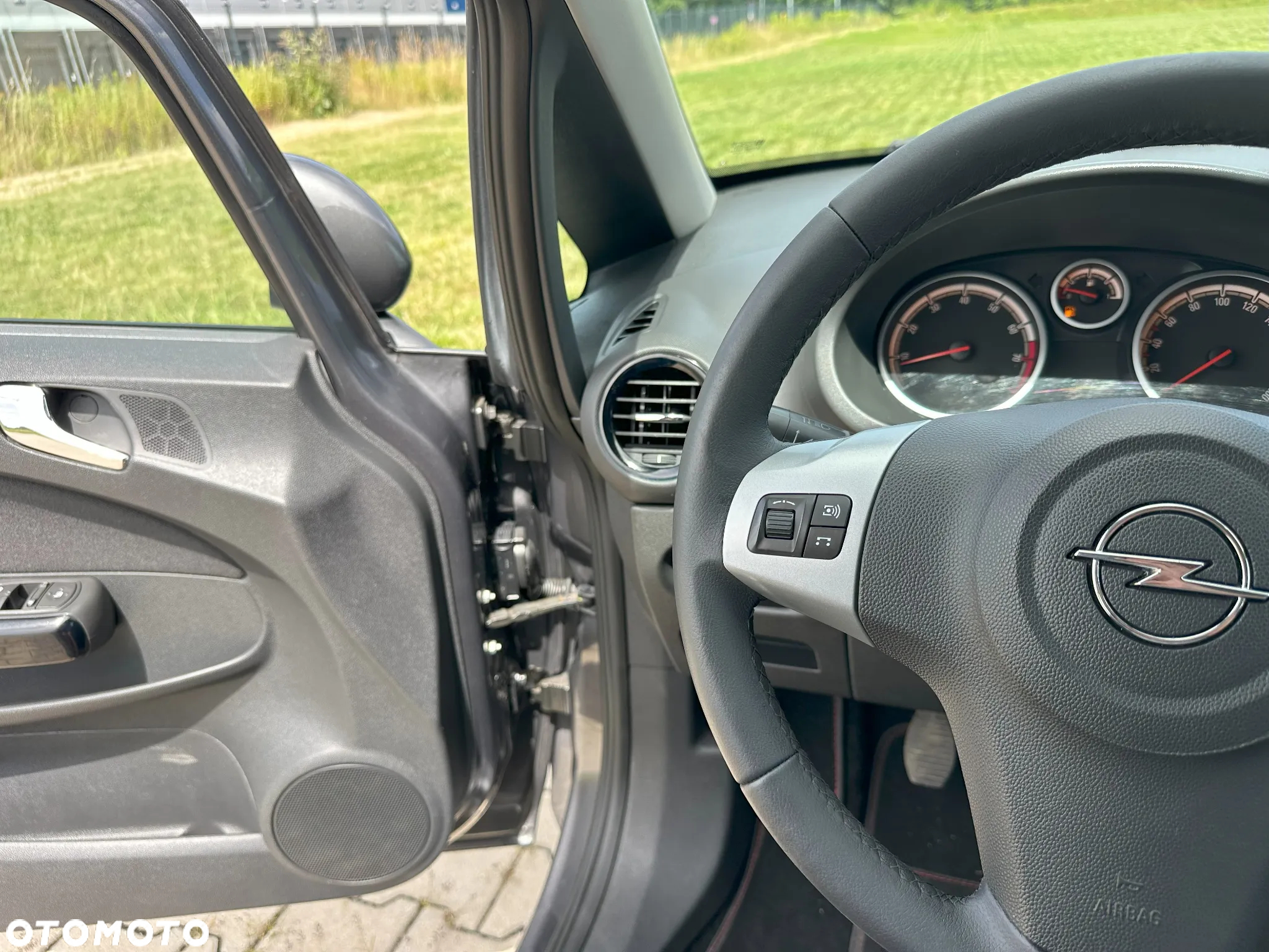 Opel Corsa 1.4 16V Satellite - 19