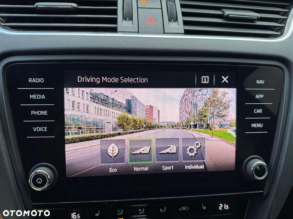 Skoda Octavia 2.0 TDI 4x4 DSG RS - 20