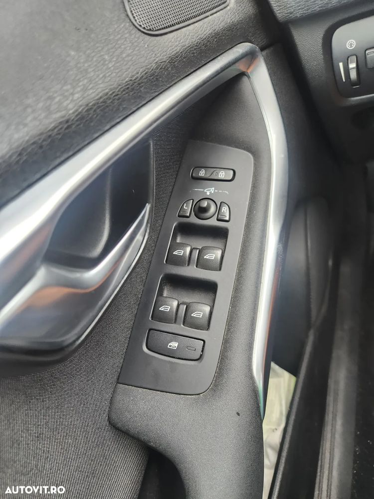 Volvo V40 D2 Aut. Momentum - 6