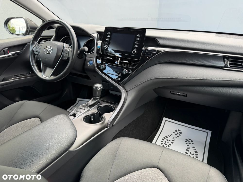 Toyota Camry 2.5 Hybrid Comfort CVT - 23