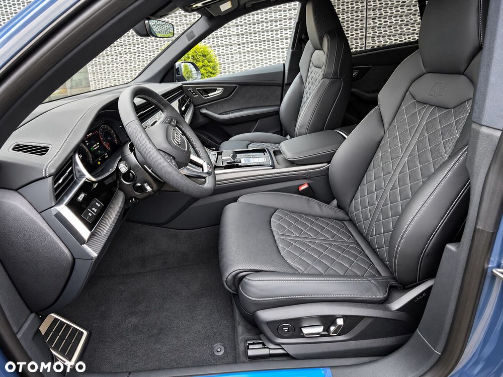 Audi Q8 - 13