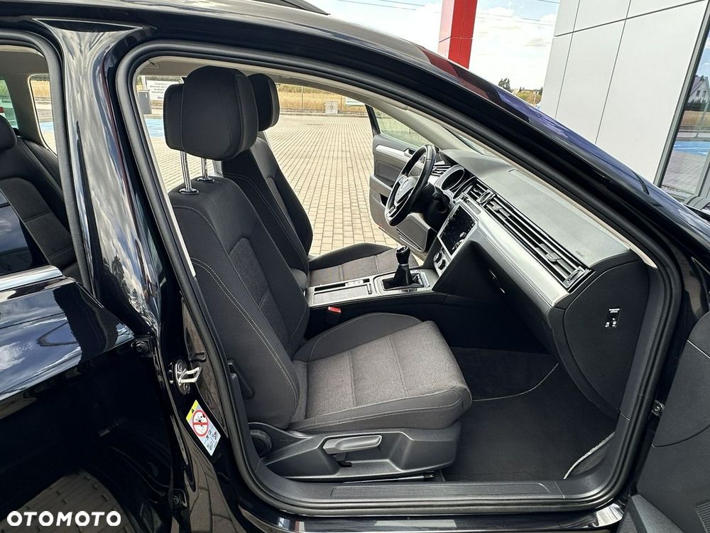 Volkswagen Passat Variant 2.0 TDI BMT Comfortline - 17