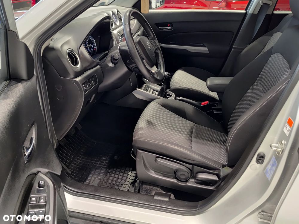 Suzuki Vitara 1.0 Boosterjet Premium 2WD - 7