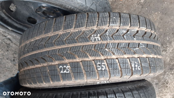 Goodyear 225/55/17c nr 141