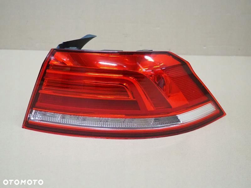 VW PASSAT B8 SEDAN LAMPA TYLNA PRAWA LED EUROPA ORYGINAŁ - 1