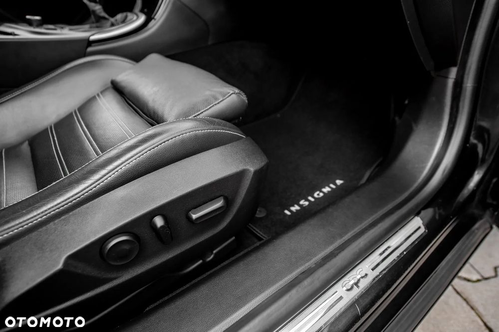 Opel Insignia 2.8 V6 Turbo 4x4 OPC - 26