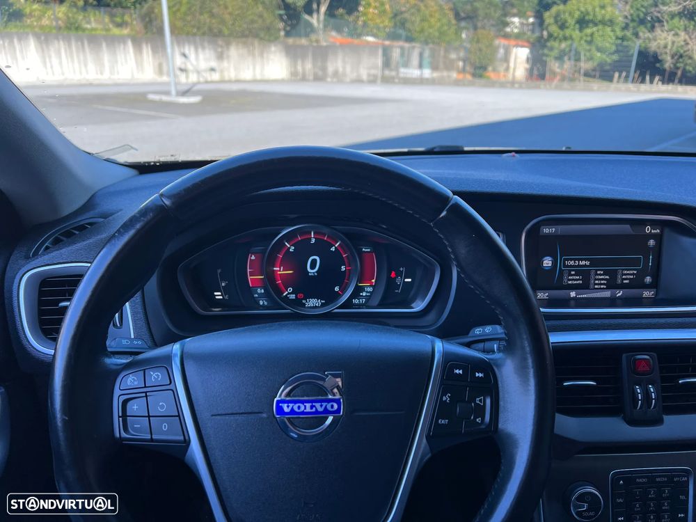 Volvo V40 D2 Momentum - 20