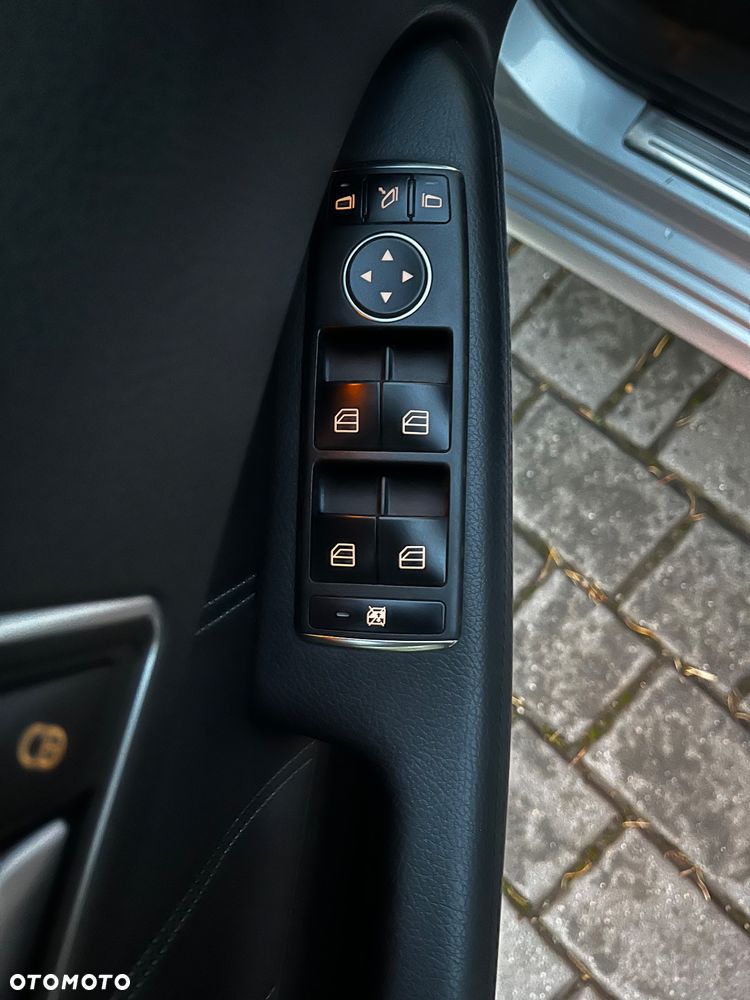 Mercedes-Benz Klasa E 220 CDI 7G-TRONIC Elegance - 12