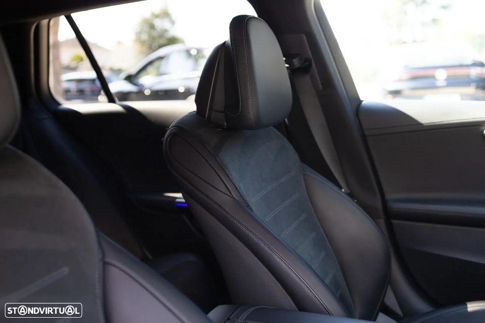 Mercedes-Benz C 300 e AMG Line - 32
