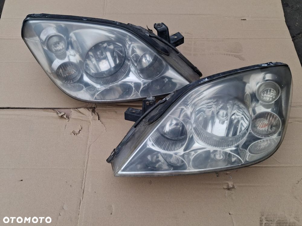 Nissan Primera P12 Lampy przód przednie Xenon Europa lewa prawa przednia KOMPLETNA