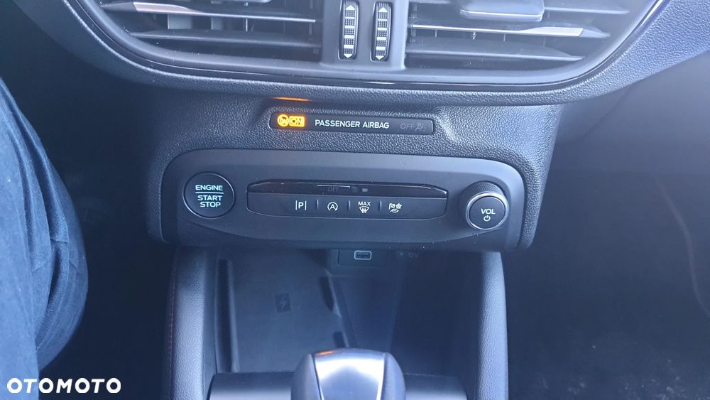 Ford Focus 1.0 EcoBoost mHEV ST-Line X - 27